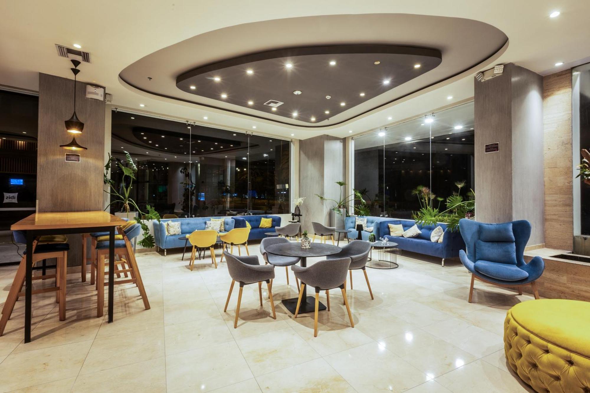 Ibis Quito Hotel Exterior photo