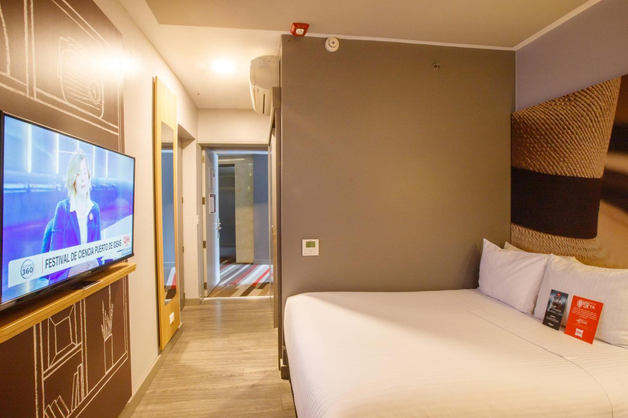 Ibis Quito Hotel Exterior photo