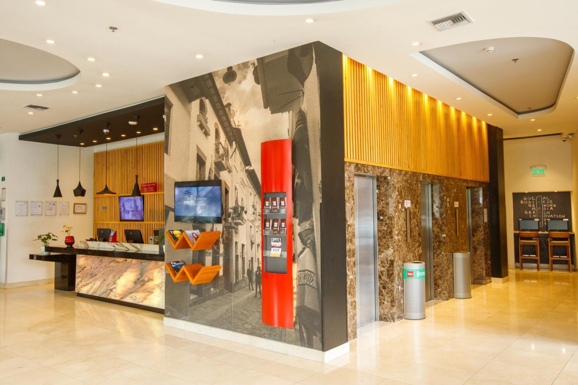 Ibis Quito Hotel Exterior photo