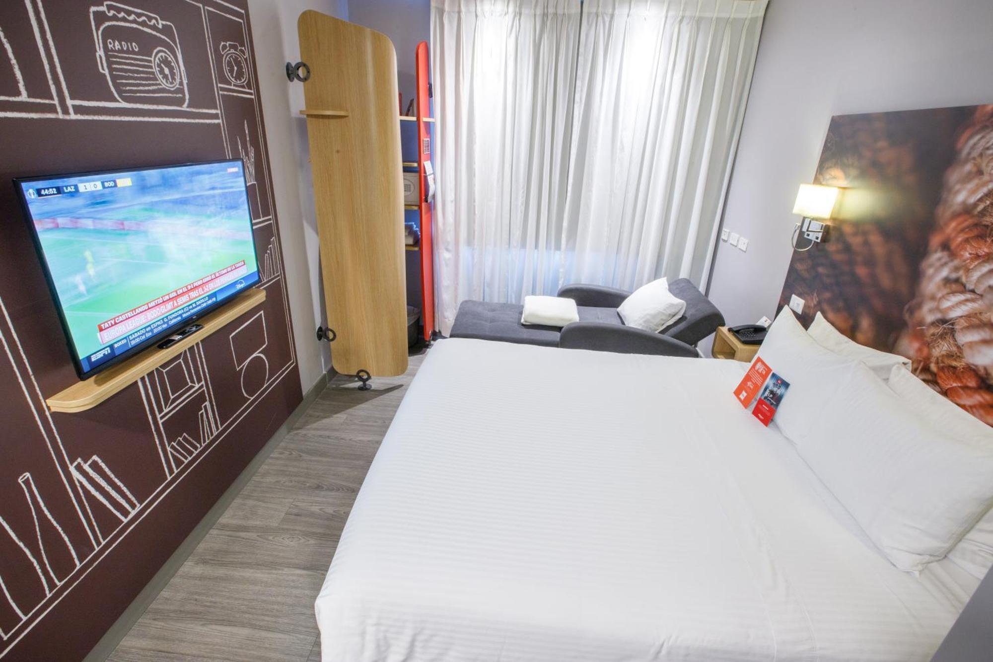 Ibis Quito Hotel Exterior photo