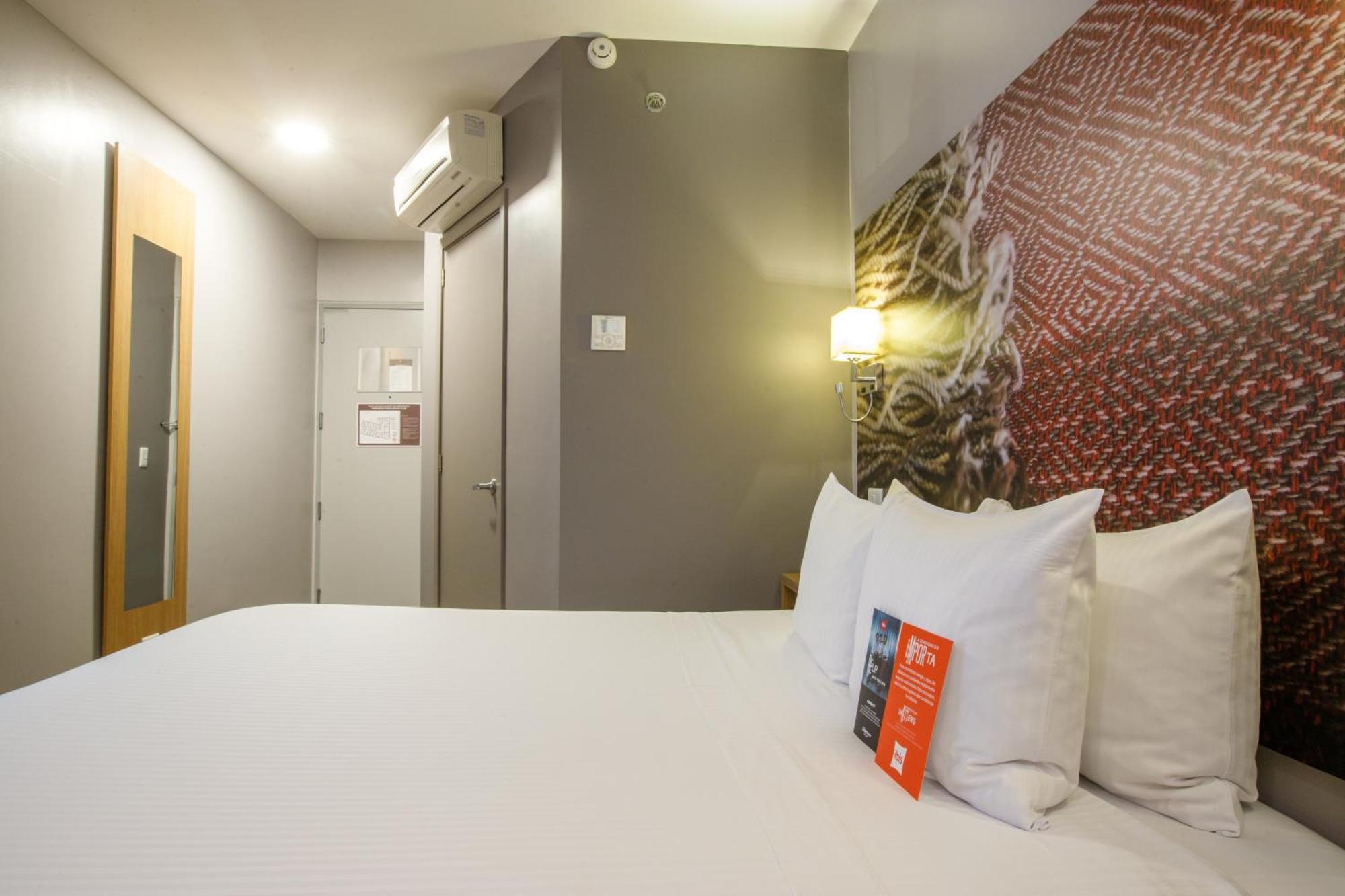 Ibis Quito Hotel Exterior photo