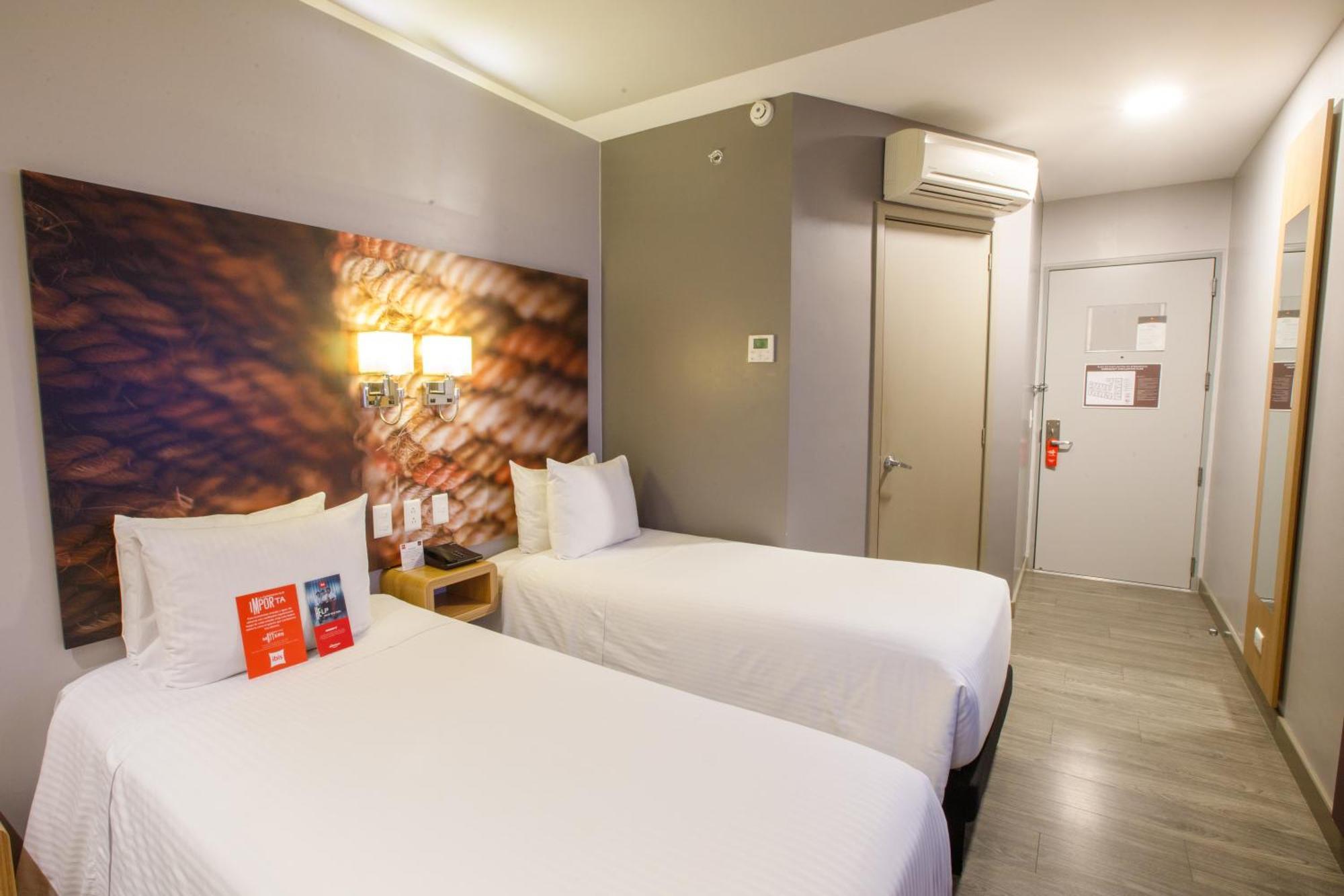 Ibis Quito Hotel Exterior photo