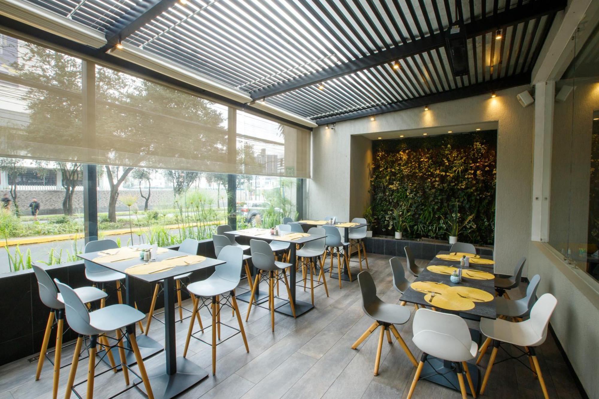 Ibis Quito Hotel Exterior photo