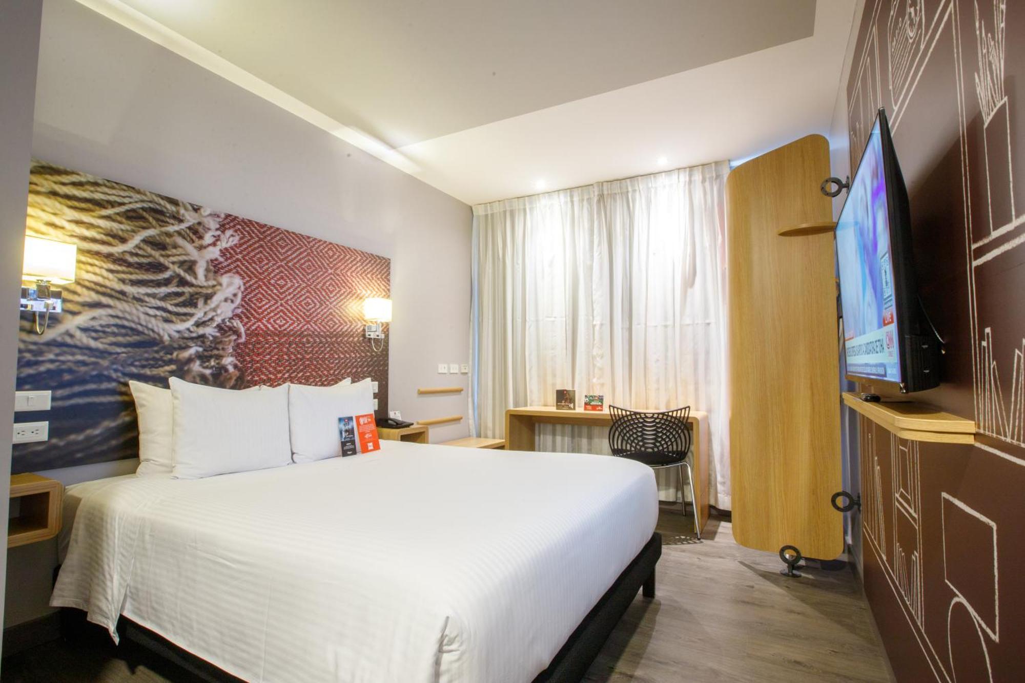 Ibis Quito Hotel Exterior photo