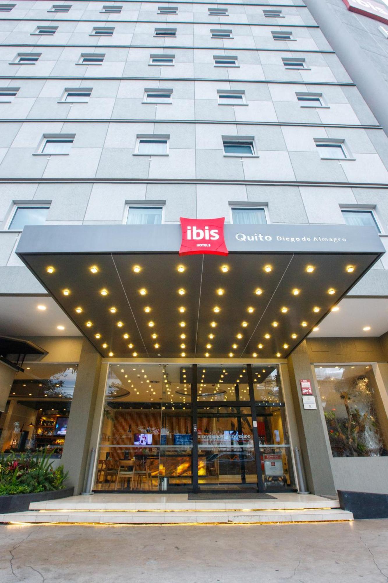 Ibis Quito Hotel Exterior photo